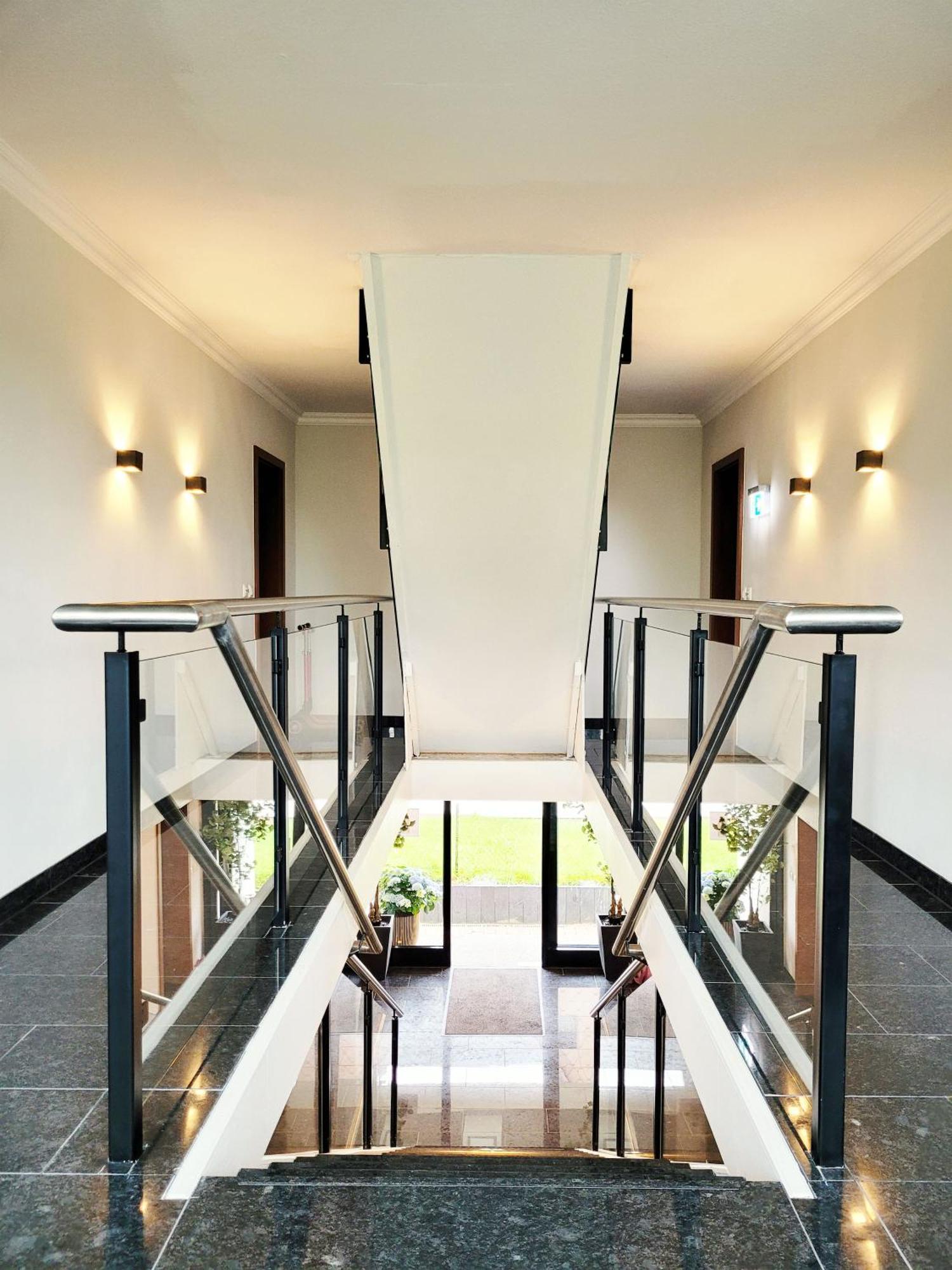 Hochwertige Ferienwohnung Mit Sonnenterrasse & Gartenblick, Nur Wenige Gehminuten Zum Strand 샬베우츠 외부 사진