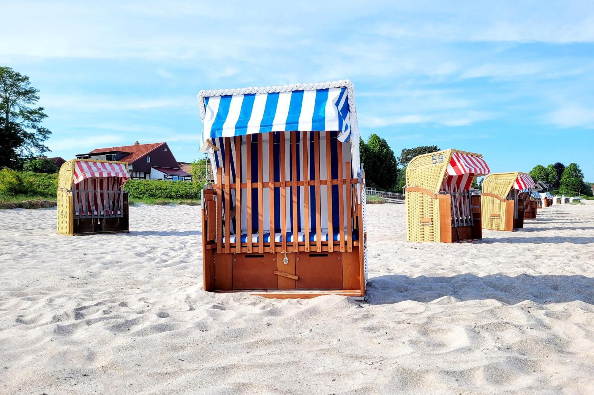 Hochwertige Ferienwohnung Mit Sonnenterrasse & Gartenblick, Nur Wenige Gehminuten Zum Strand 샬베우츠 외부 사진