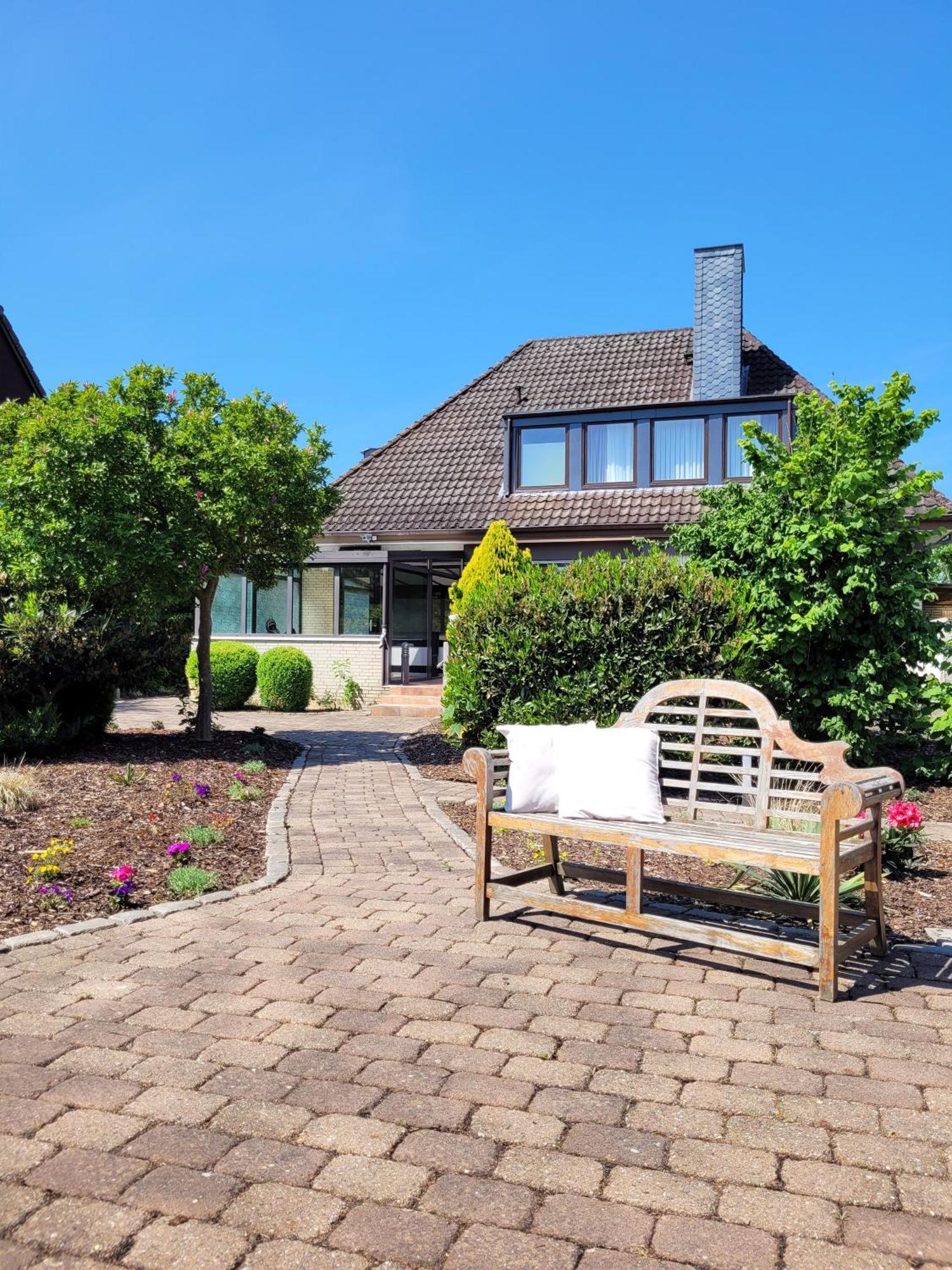 Hochwertige Ferienwohnung Mit Sonnenterrasse & Gartenblick, Nur Wenige Gehminuten Zum Strand 샬베우츠 외부 사진