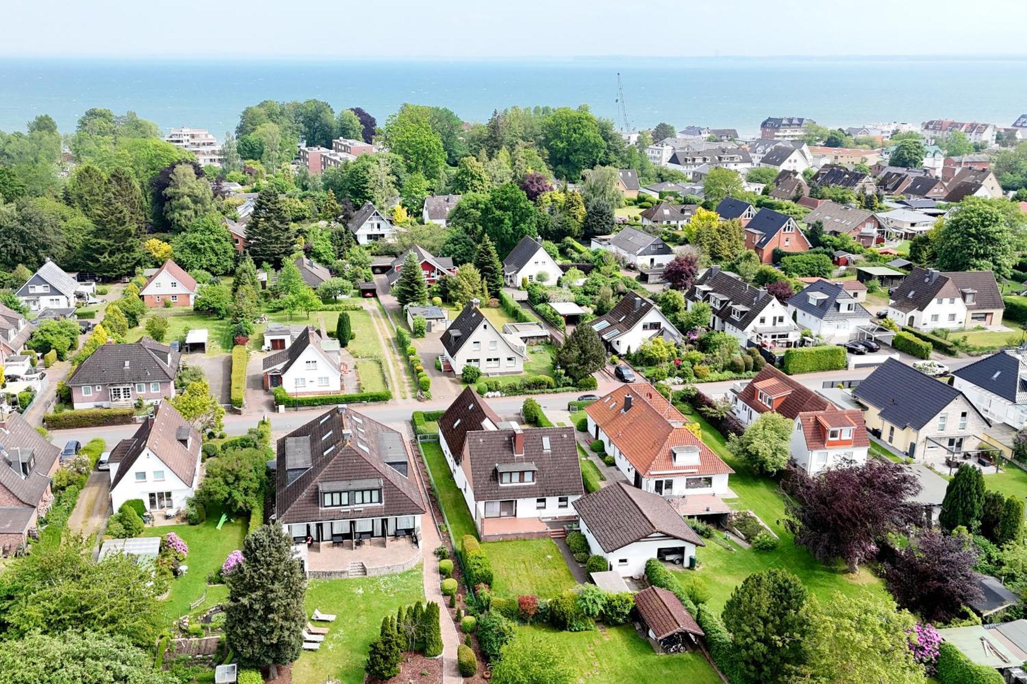 Hochwertige Ferienwohnung Mit Sonnenterrasse & Gartenblick, Nur Wenige Gehminuten Zum Strand 샬베우츠 외부 사진